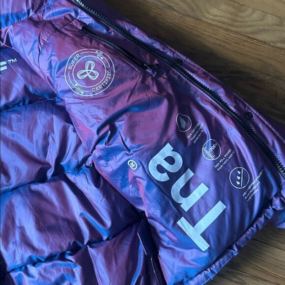 aritzia TNA Super Puff shorty Iridescent Purple Blue Puffer Jacket M like new - Picture 5 of 9